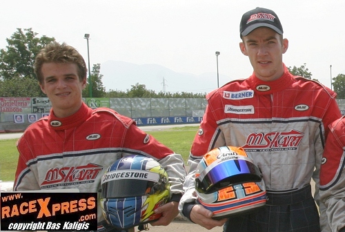 Danny Stokman (l) en Robert Dirks (r) fabrieksrijders MS Kart